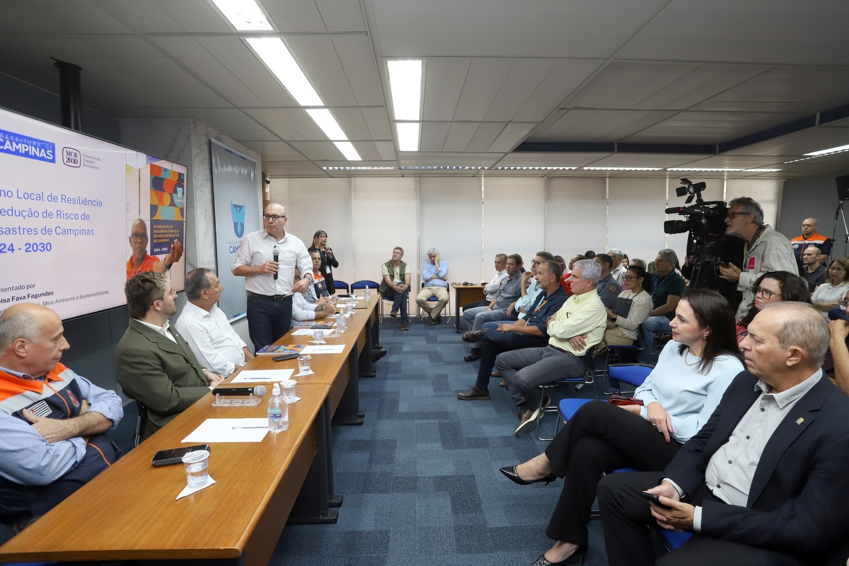 Documento foi lançado durante cerimônia na Sala Azul do Paço Municipal 