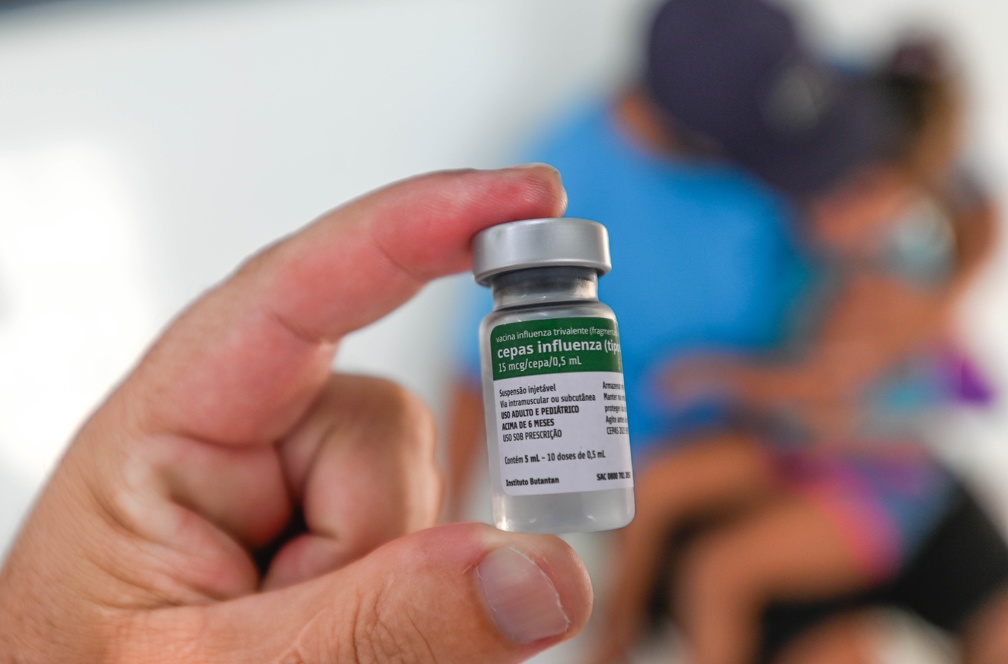 Vacina contra gripe protege contra as gripes A (H1N1 e H3N2) e B