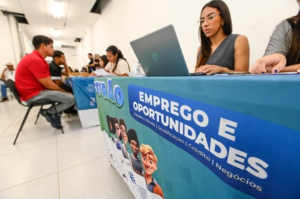 Interessados nas vagas devem levar documento com foto, carteira de trabalho e currículo