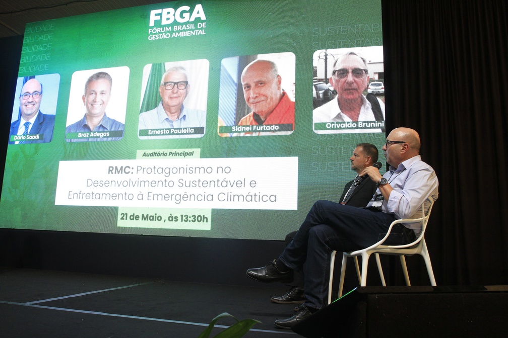 O prefeito fez uma reflexão sobre o Pacto Federativo do Brasil e a distribuição de competências entre a União, Estados, Distrito Federal e Municípios