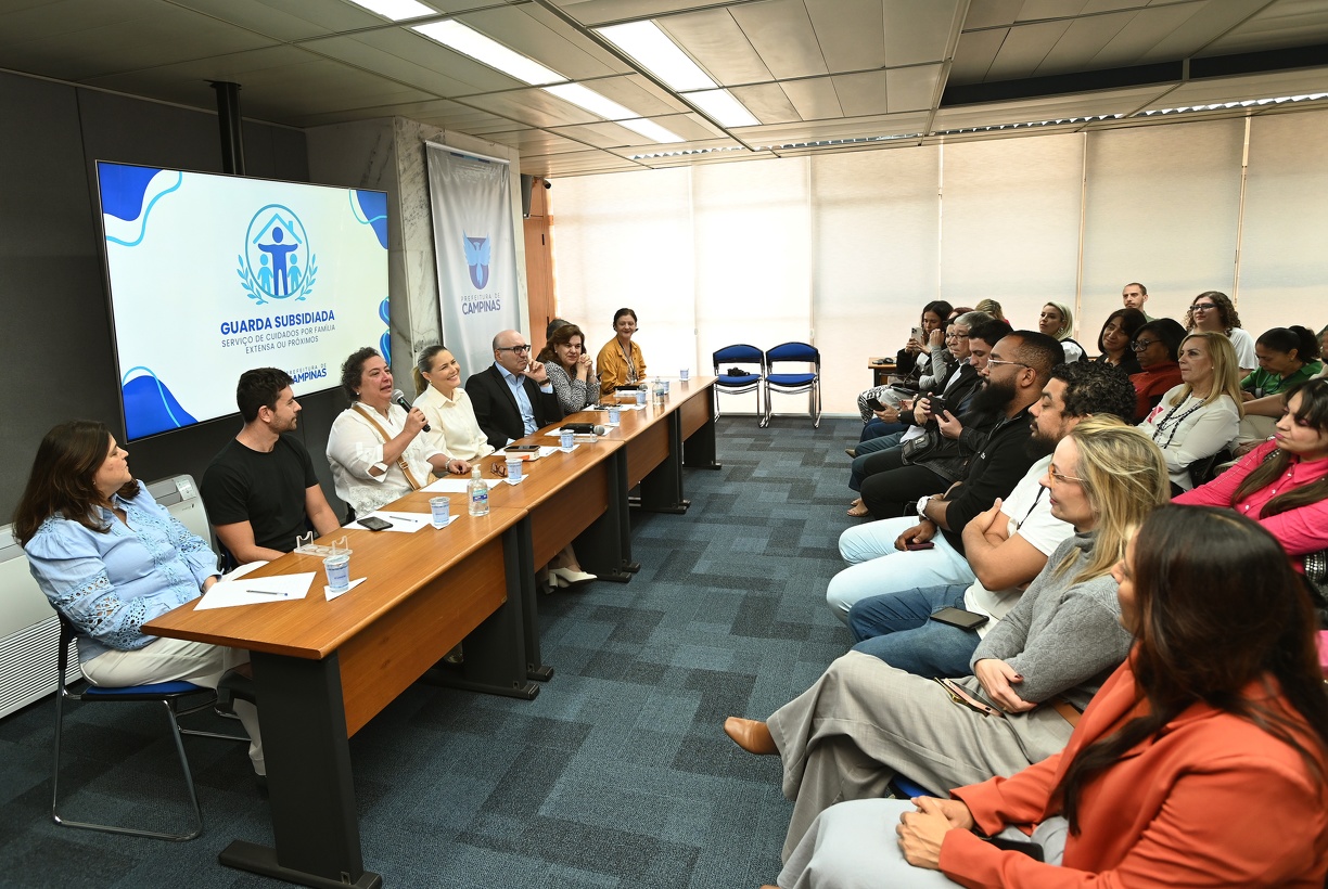 Representantes de diversas entidades prestigiaram evento de assinatura
