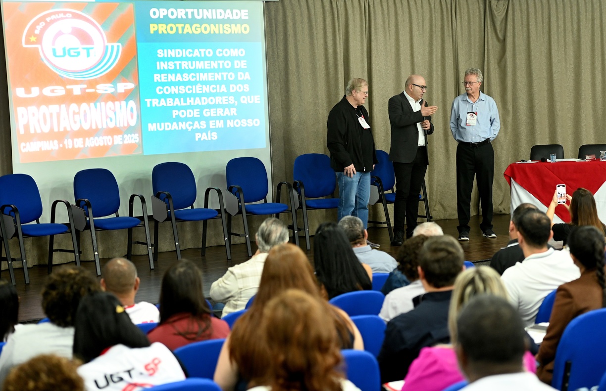 Dário foi recebido pelo presidente do Sincomerciários de Tupã e da UGT-SP, Amauri Mortágua, e pelo presidente da Federação dos Trabalhadores da Saúde do Estado de São Paulo, Edison Laércio de Oliveira