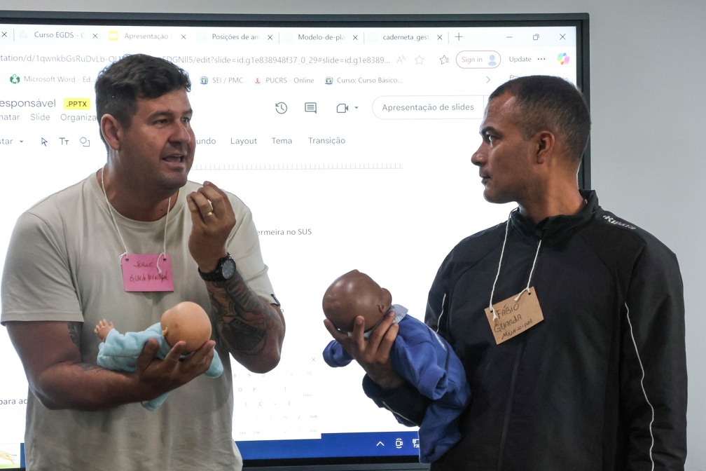 Durante o curso, são abordadas questões como paternidade, pré-natal, parto, entre outras