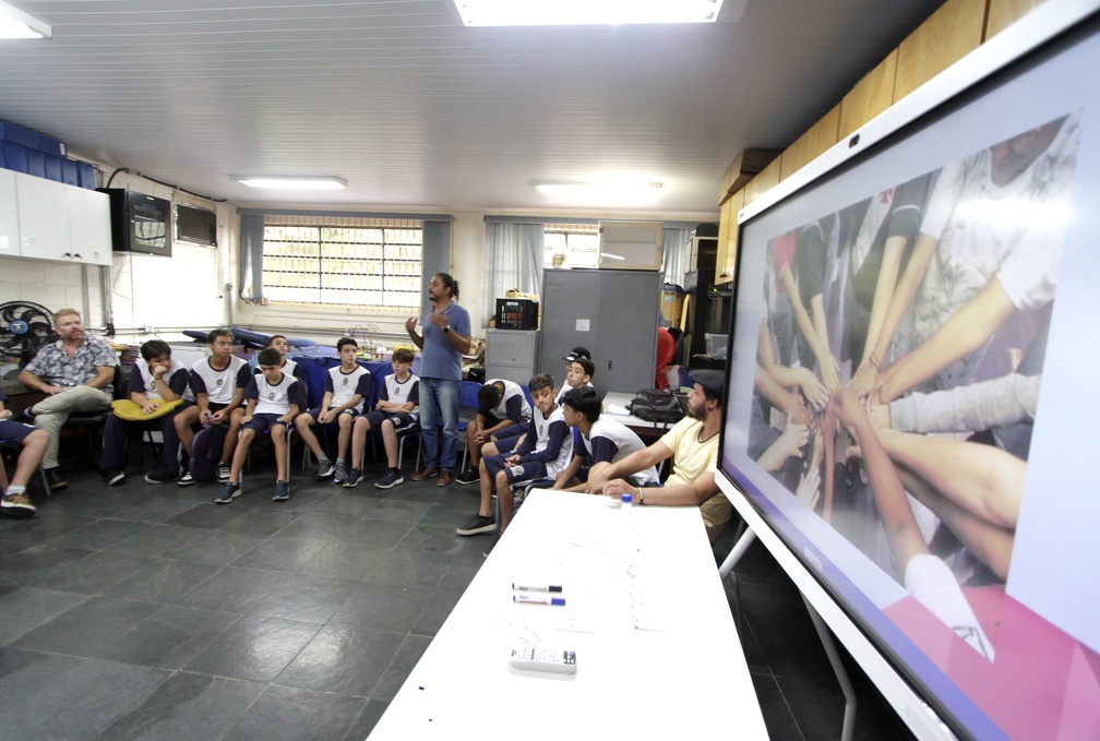 Discussão acontece entre estudantes dos 8º e 9º anos das redes municipal e estadual de ensino de Campinas
