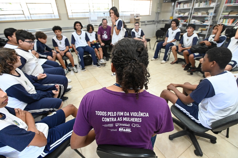 Debates com alunos do ensino fundamental tiveram início em março deste ano
