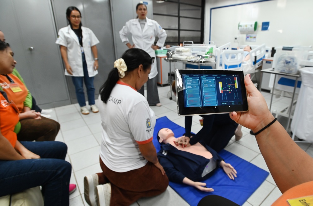 Entre os novos equipamentos estão o simulador para treinamento de ressuscitação cardiopulmonar (RCP)