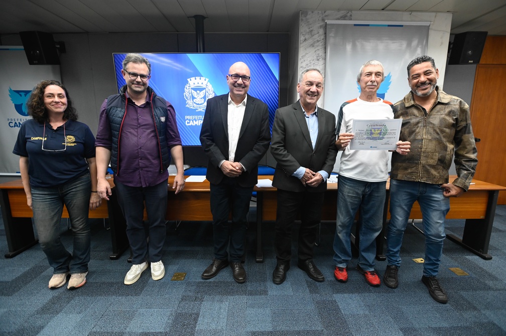 Atletas foram recebidos e homenageados pelo prefeito Dário Saadi na Sala Azul do Paço Municipal