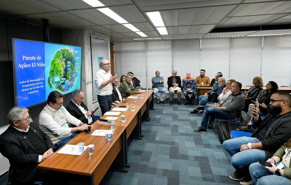 Prefeito Dário Saadi fala durante cerimônia de lançamento do pacote de ações para minimizar efeitos do El Niño