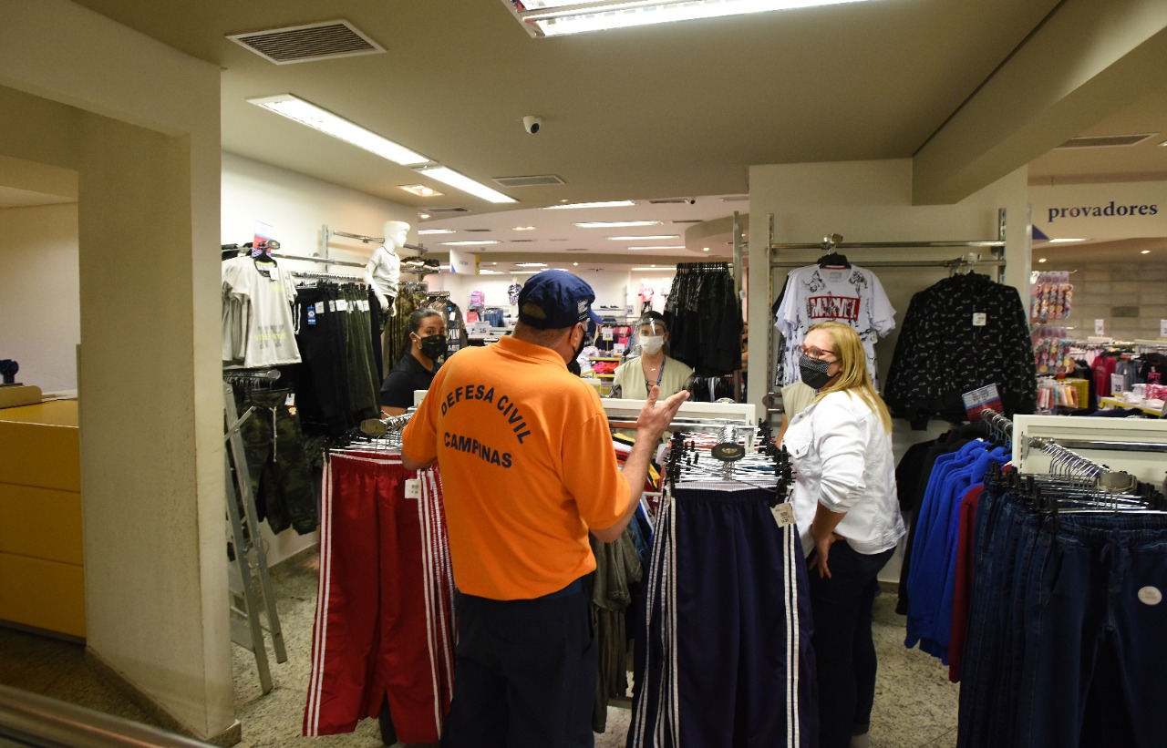 Foram 335 estabelecimentos comerciais visitados