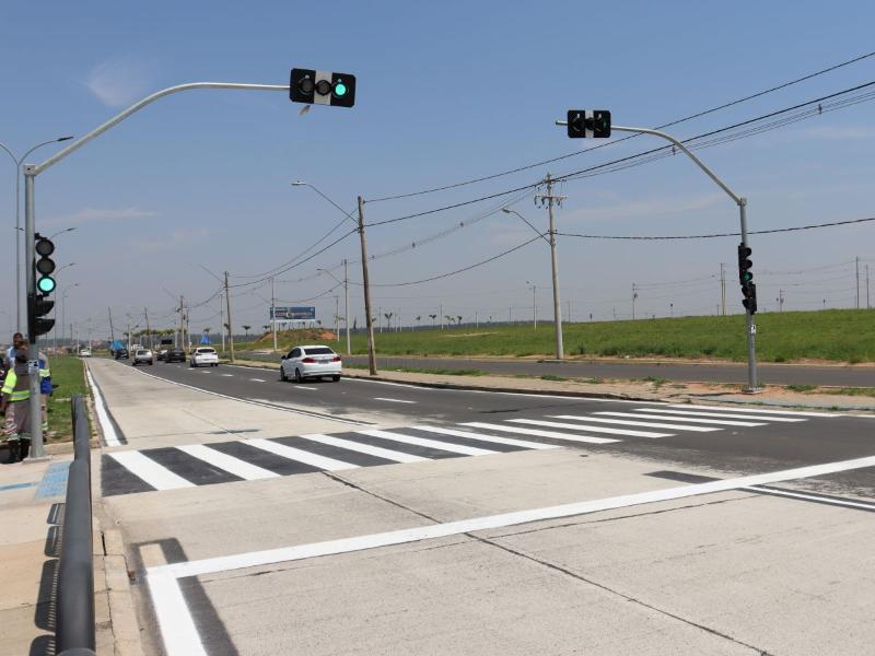 Conjunto de semáforos está em funcionando desde hoje de manhã