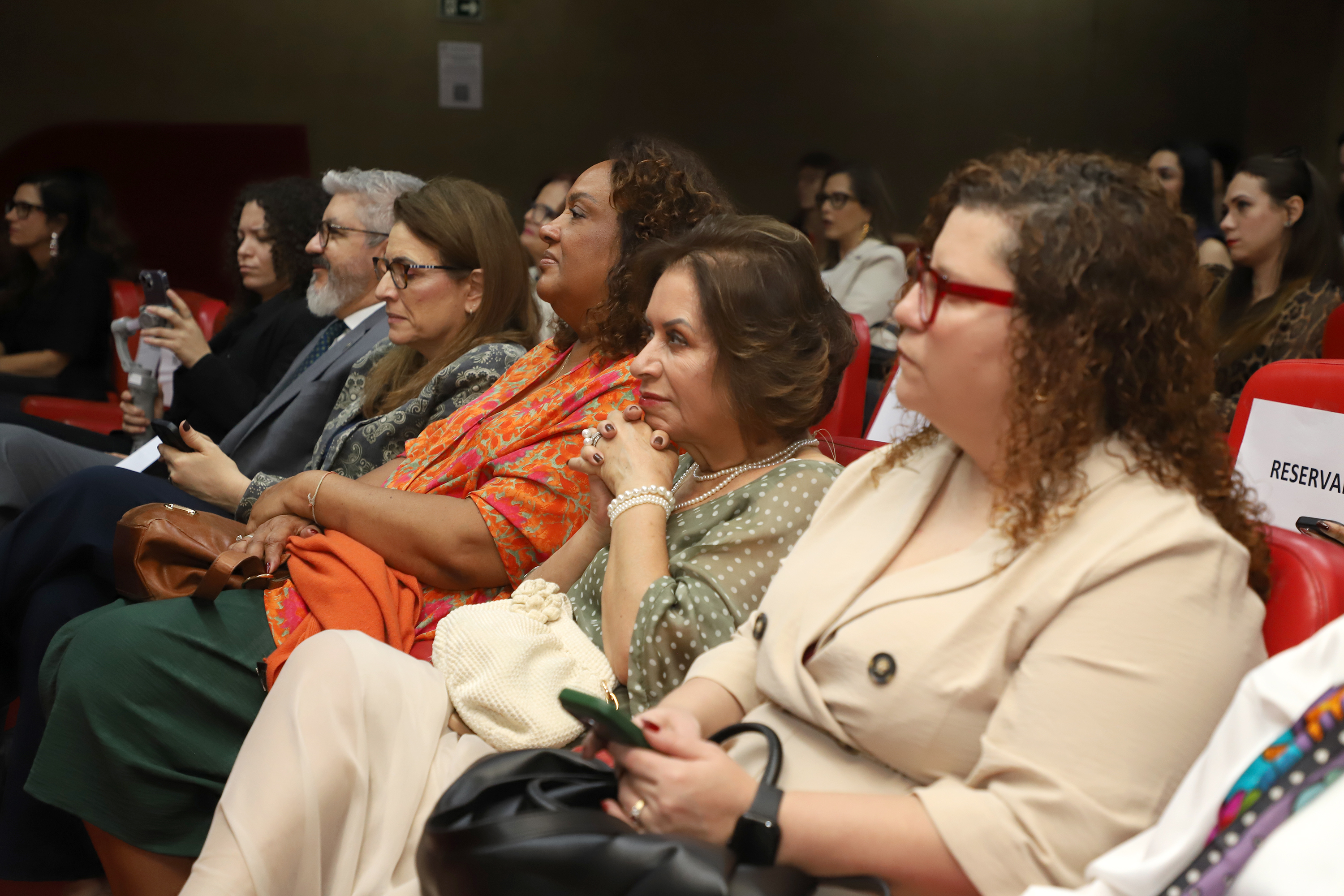 Proposta é ampliar o acesso à informação e discutir caminhos jurídicos para garantir os direitos e a proteção das mulheres