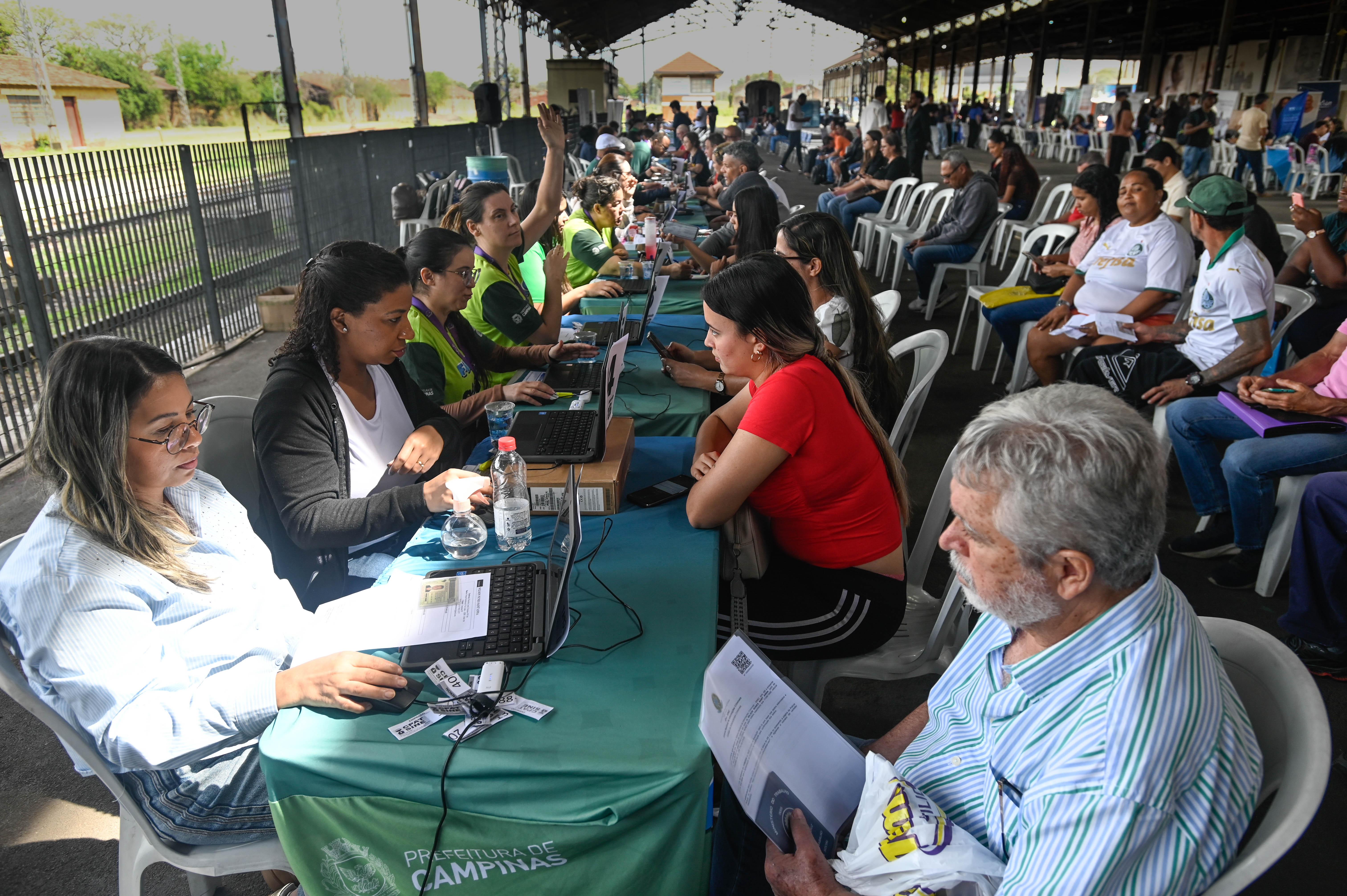 Feirão também ofereceu aos jovens aprendizagem profissional, qualificação e orientação