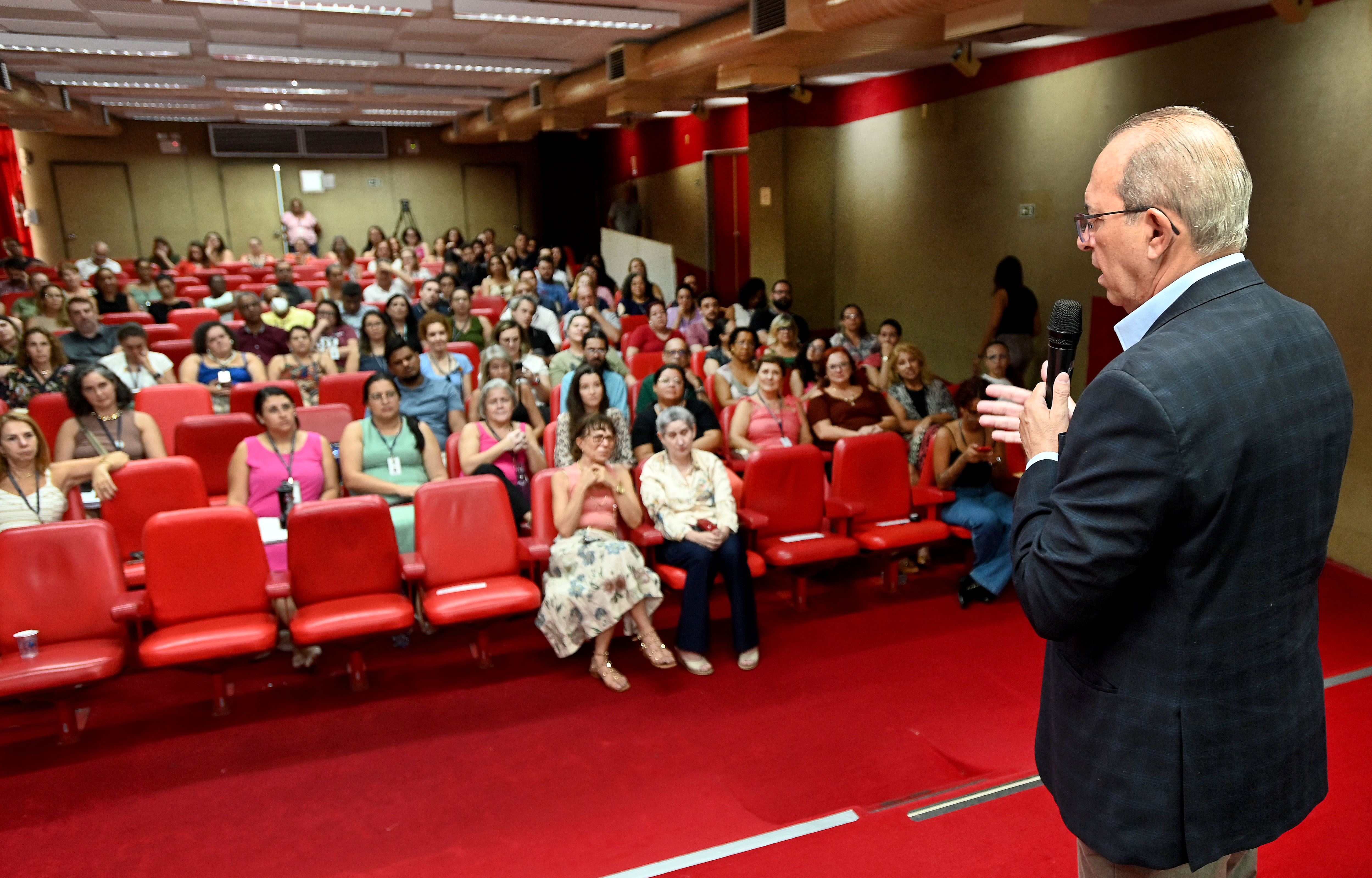 Aurílio Caiado, secretário de Finanças, destacou a importância das pessoas no serviço público