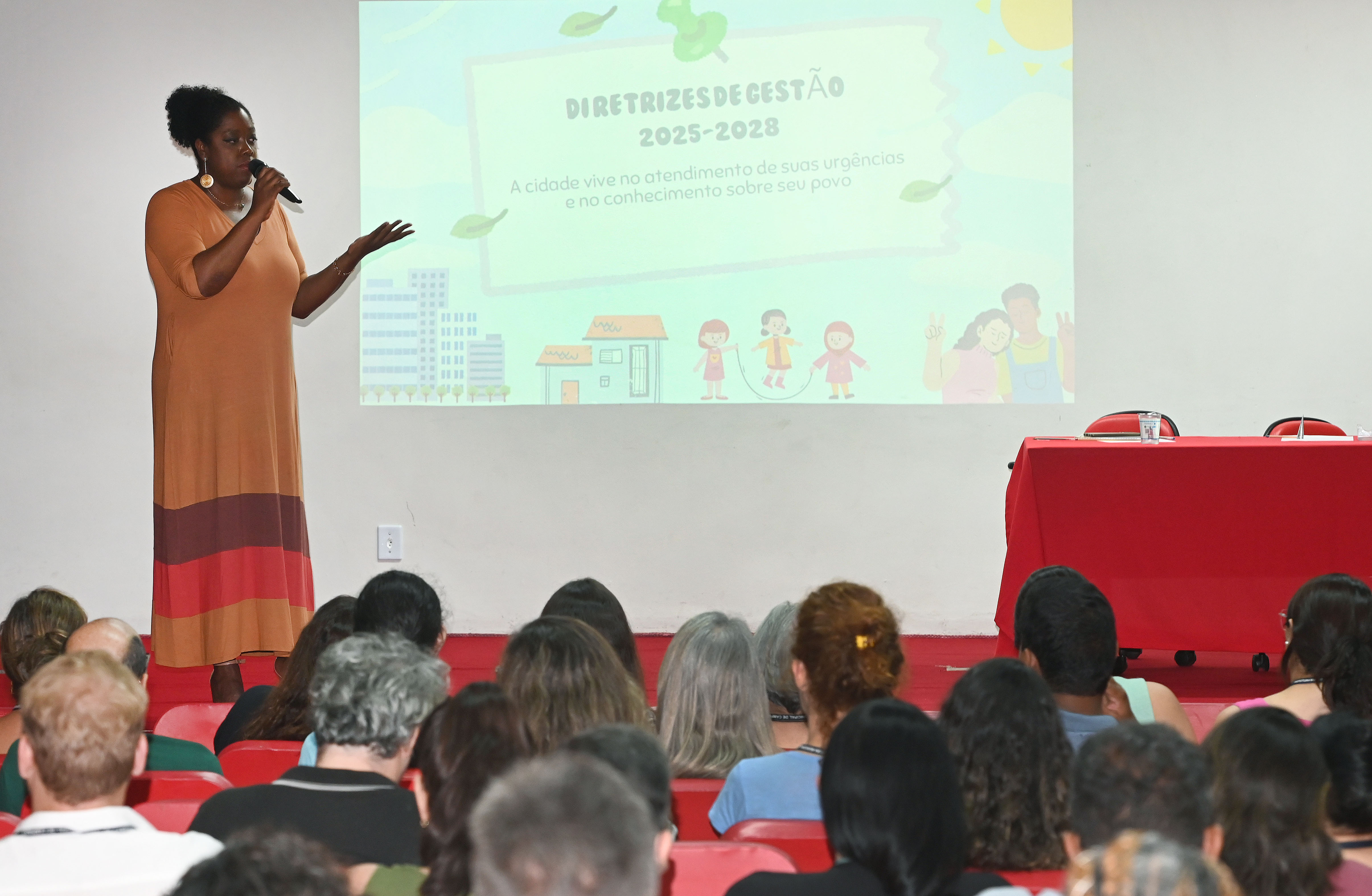 Secretária de Gestão e Desenvolvimento de Pessoas, Eliane Jocelaine Pereira, falou do impacto das ferramentas tecnológicas no trabalho da pasta