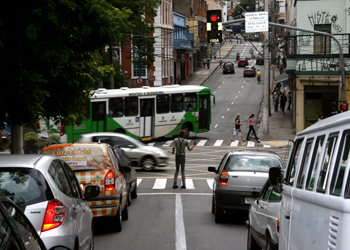 Algumas vias do Centro terão estacionamento liberado para facilitar as compras de Natal.