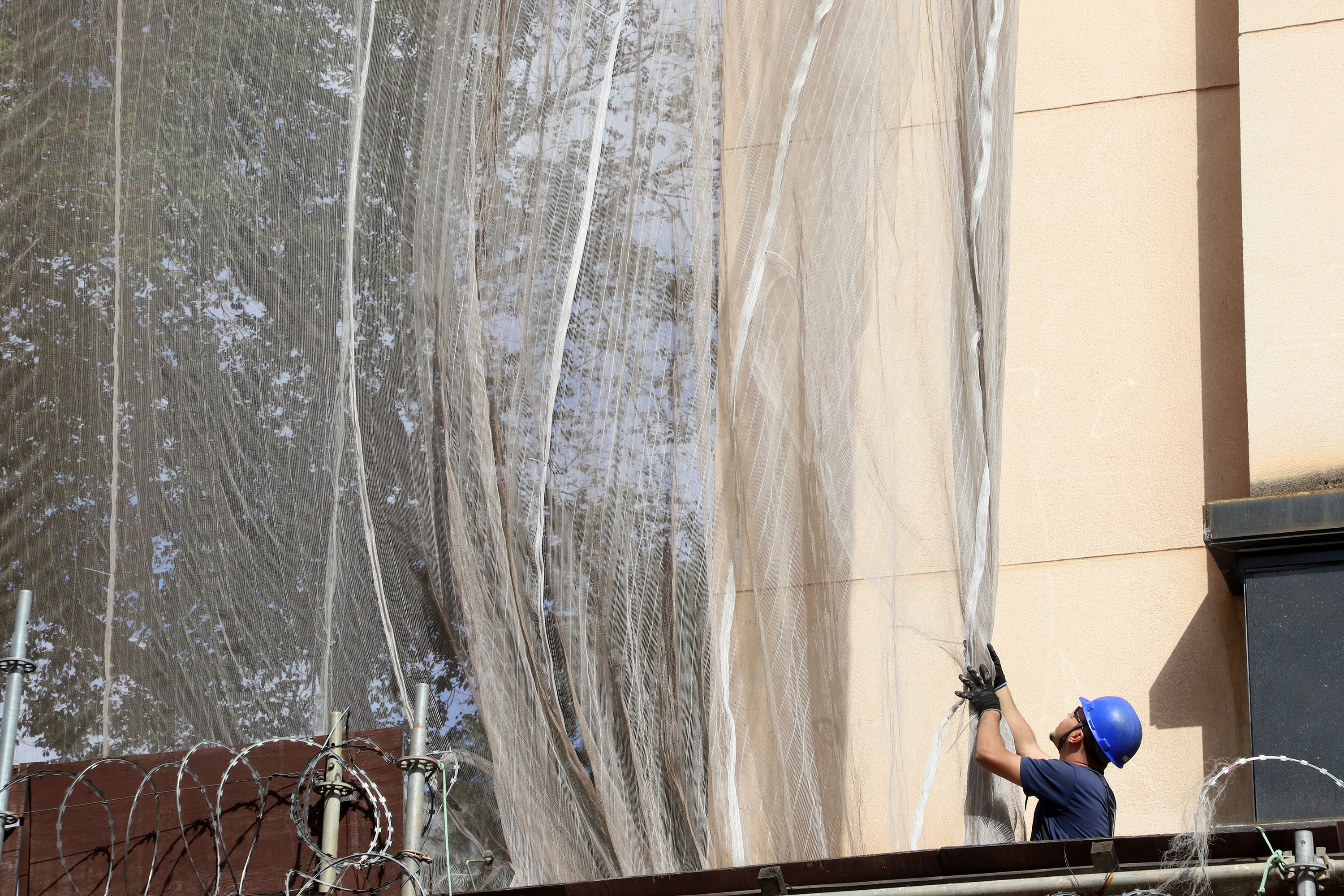 Processo de retirada das telas deve durar até esta sexta-feira, 25