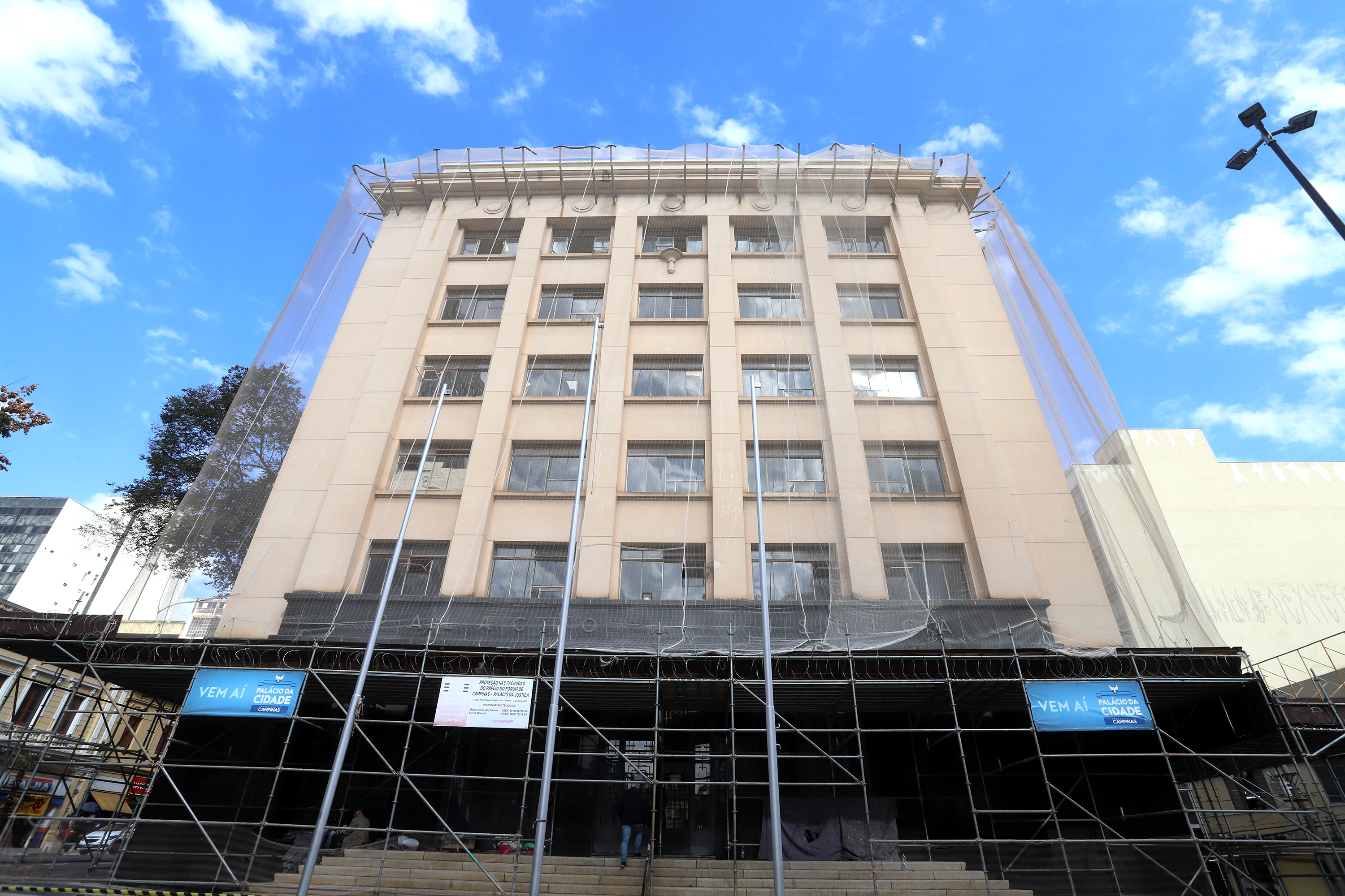 O próximo passo vai ser a retirada dos andaimes, o que deve ocorrer nas próximas semanas