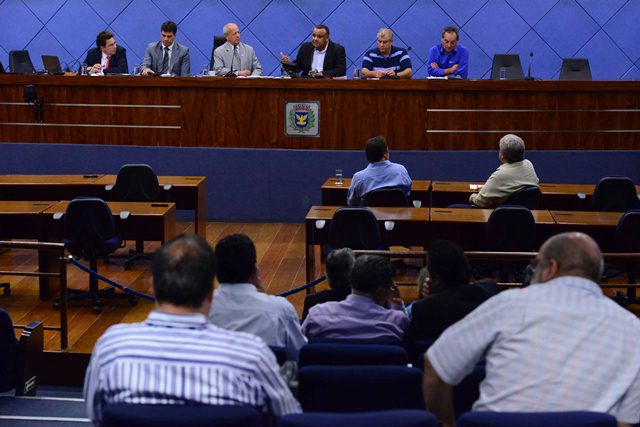 Vereadores, técnicos e público participaram do encontro