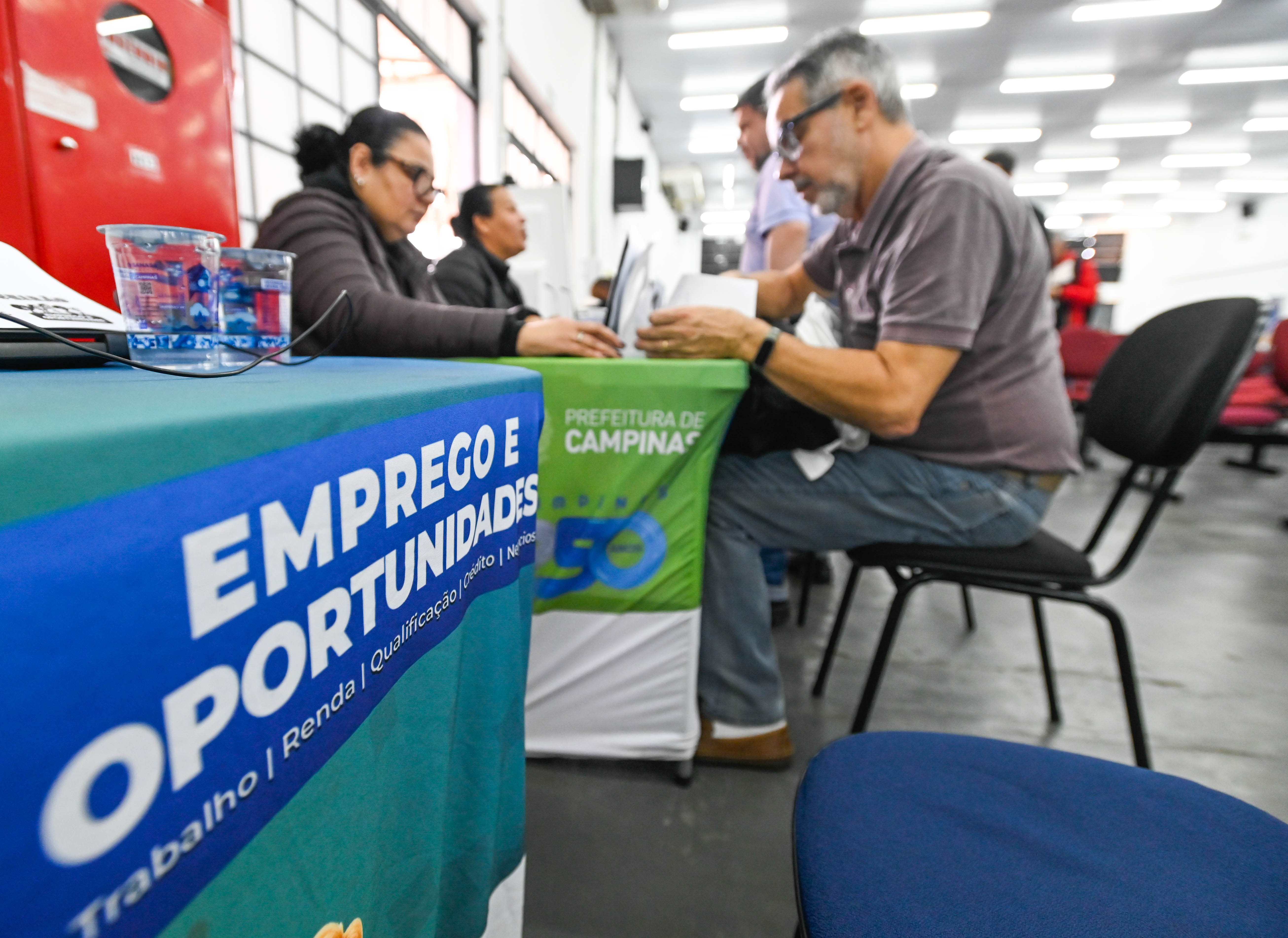 As oportunidades abrangem diferentes níveis de escolaridade e áreas profissionais