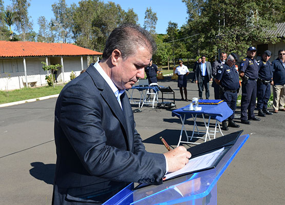 Jonas assina alteração