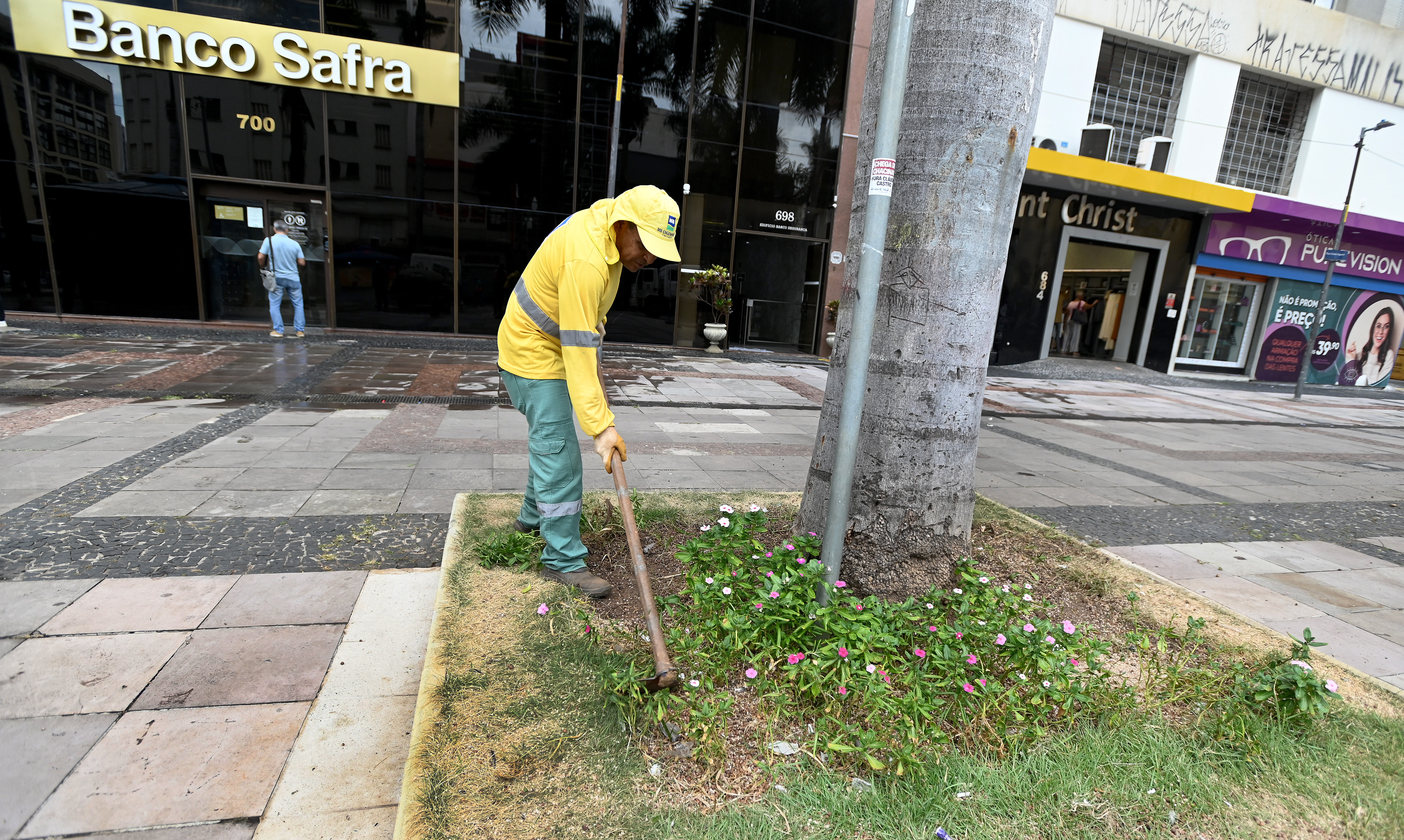 São diversas ações para conservação e limpeza de áreas públicas, para  trazer resultados com mais agilidade na manutenção e na zeladoria da cidade