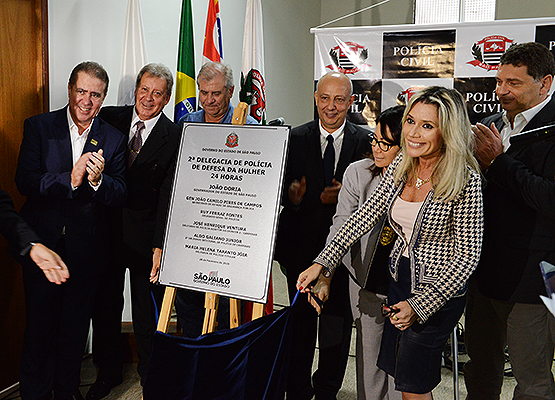 Prefeito Jonas Donizette em cerimônia hoje na 2ª DDM