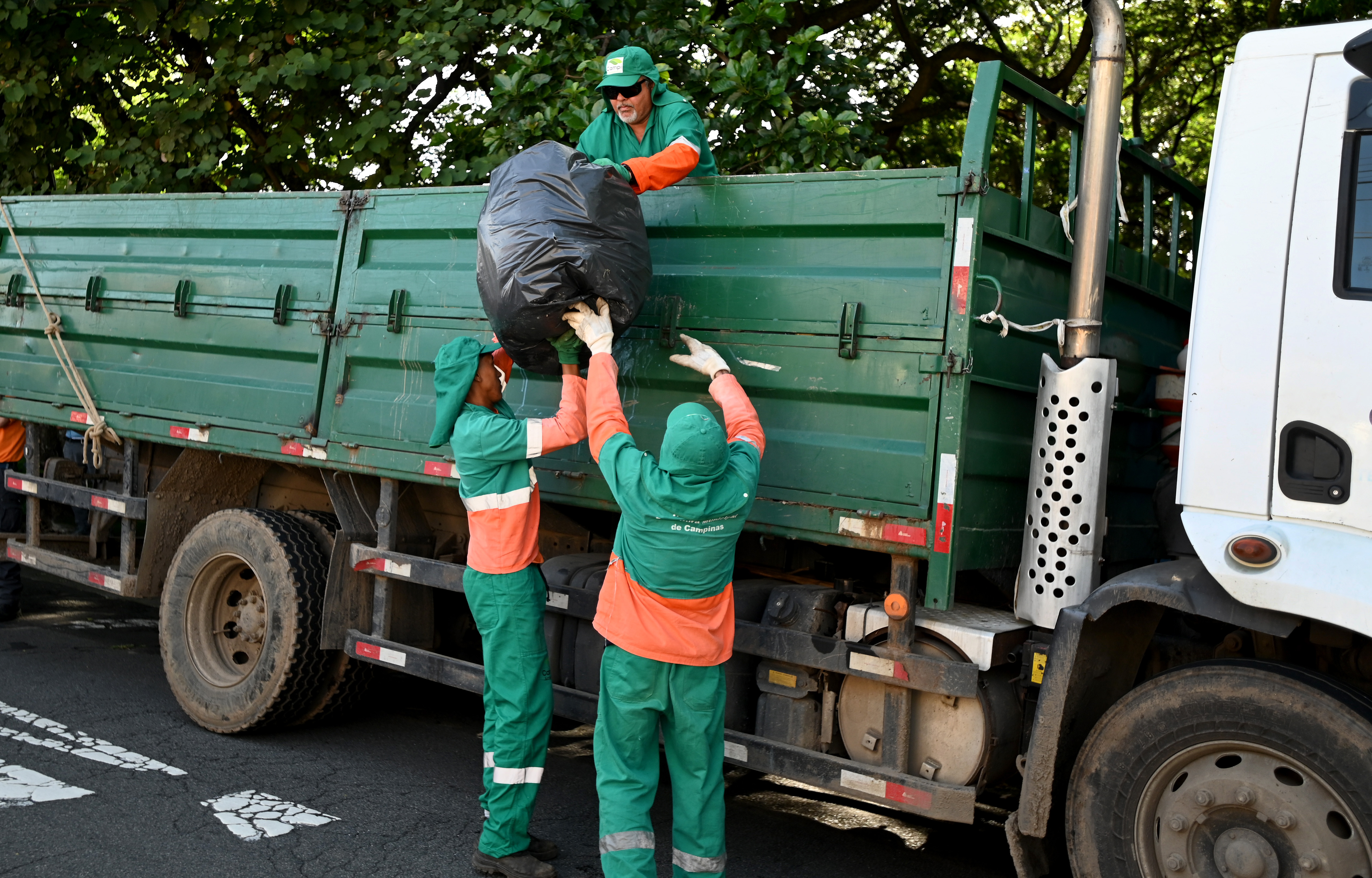 Equipes da Secretaria de Serviços Públicos removeram 34,52 toneladas de resíduos 