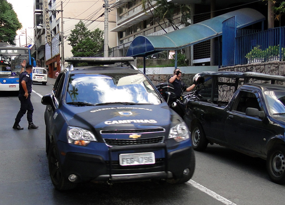 Picape é interceptada