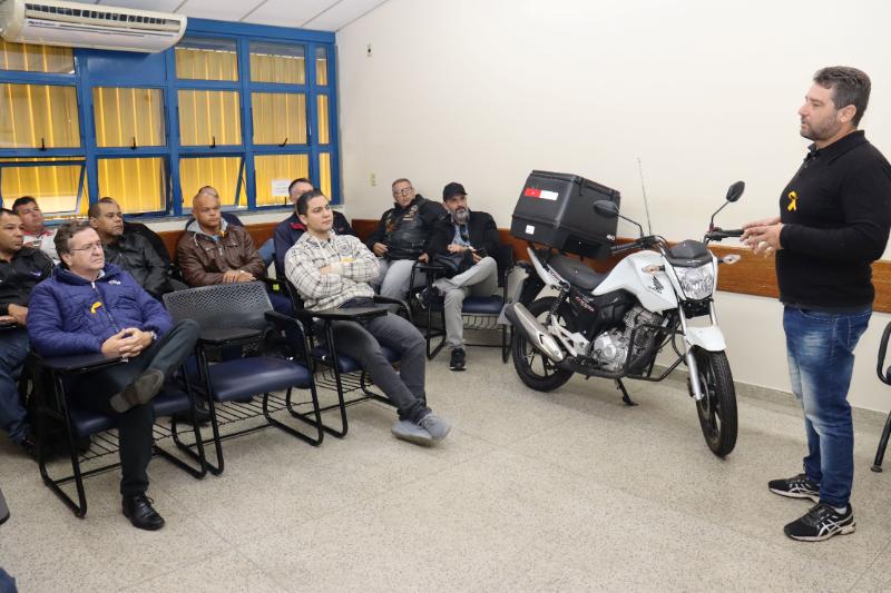 Piloto profissional de motovelocida