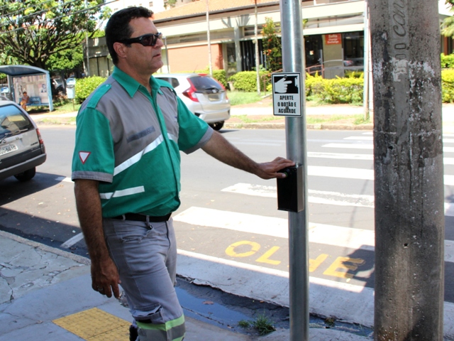 Equipamento tem botoeira para facilitar o uso