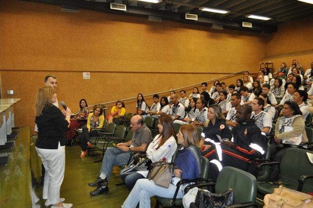 Palestras lotam auditório