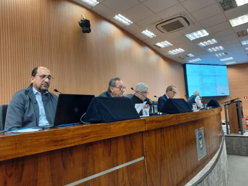 Uma das principais funções da LDO é orientar a elaboração da LOA