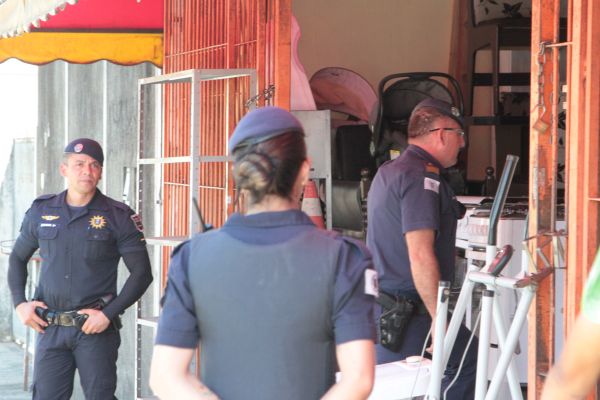 Comércio não-essencial foi orientado a seguir decreto