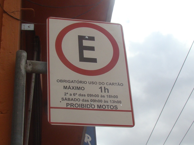 Objetivo é facilitar o uso de vagas de estacionamento para profissionais da saúde