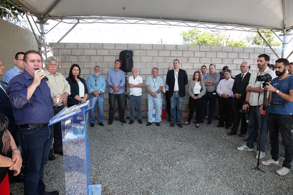 Além das autoridades, familiares do homenageado estivera