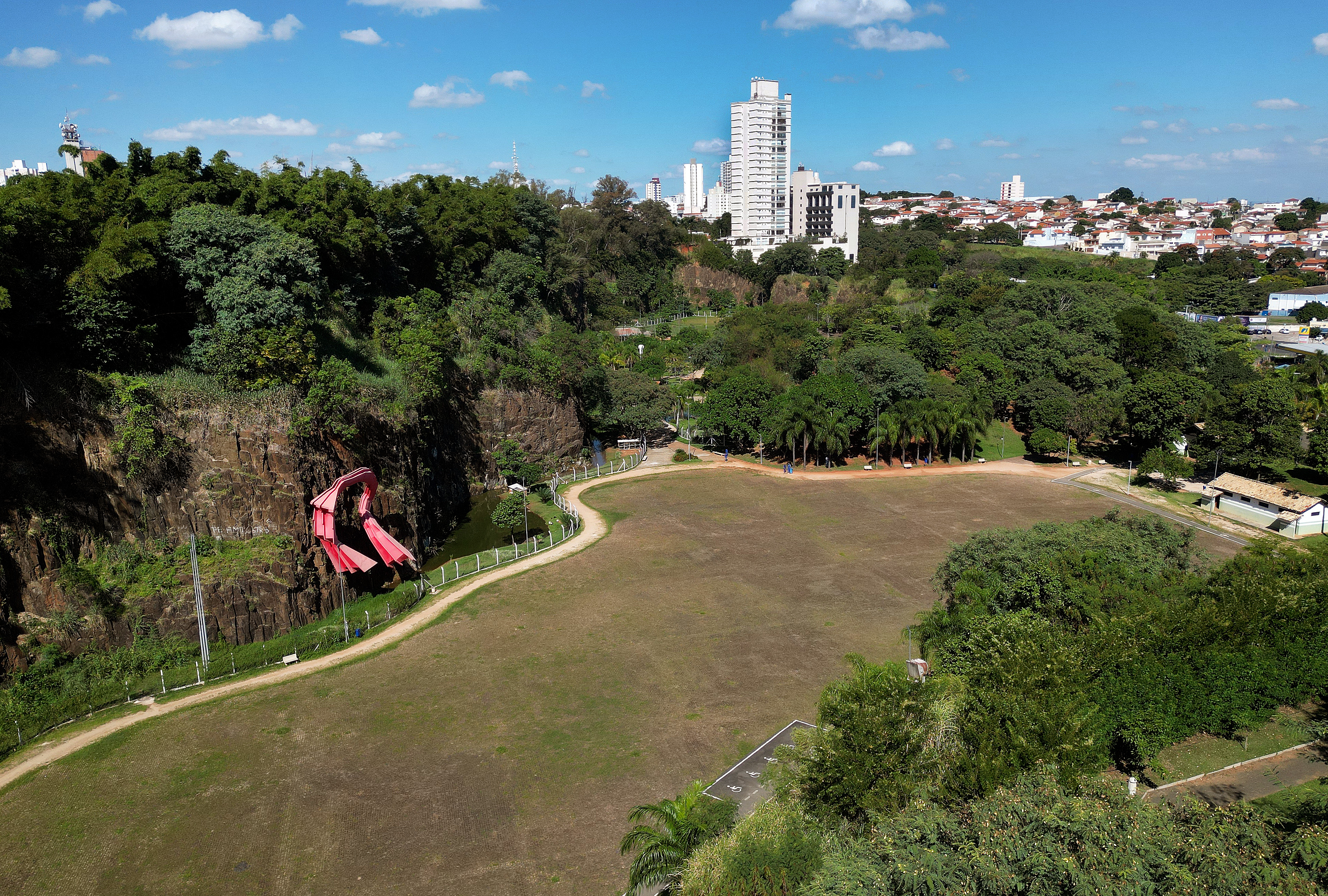 O Cine Autorama é um projeto de cinema drive-in itinerante que conta com apoio da Secretaria de Cultura e Turismo