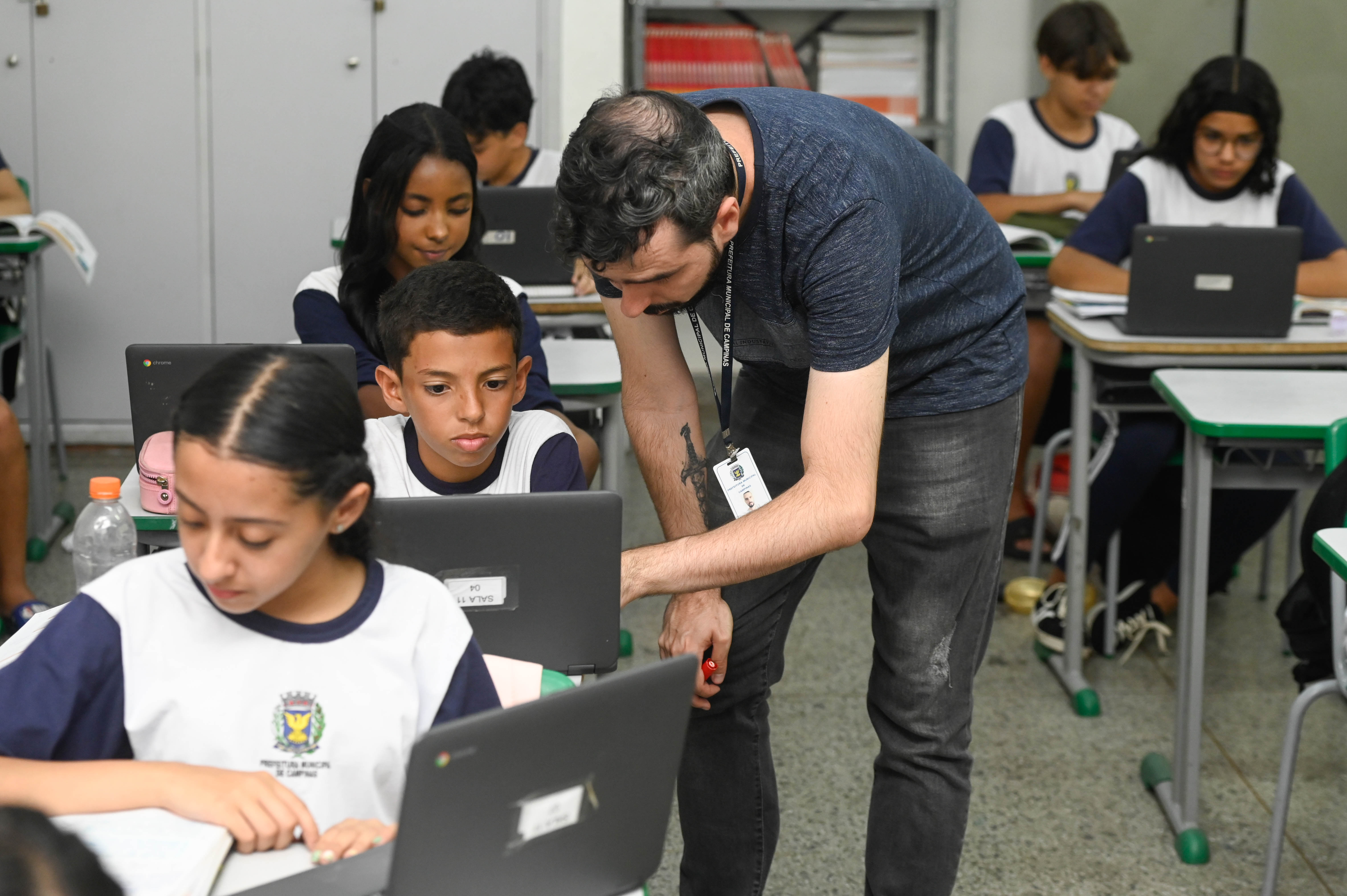 Prefeitura traz mais 50 aprovados em concursos públicos nesta terça; este ano foram admitidas 741 pessoas e as áreas que receberam mais profissionais são Saúde e Educação              