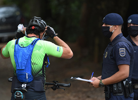 Equipes também distribuíram máscaras