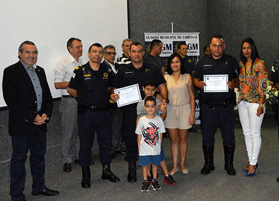 Familiares e amigos prestigiaram a cerimônia