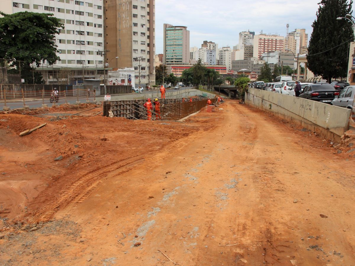 Trecho interditado vai da Praça Dona Júlia Lopes e Edifício Marquês de Três Rios até o cruzamento com as vias Onze de Agosto e Saldanha Marinho