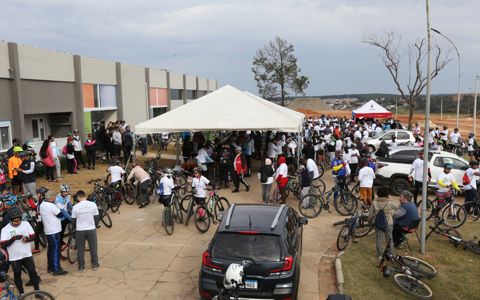 Nem o frio espantou as pessoas do evento no último domingo