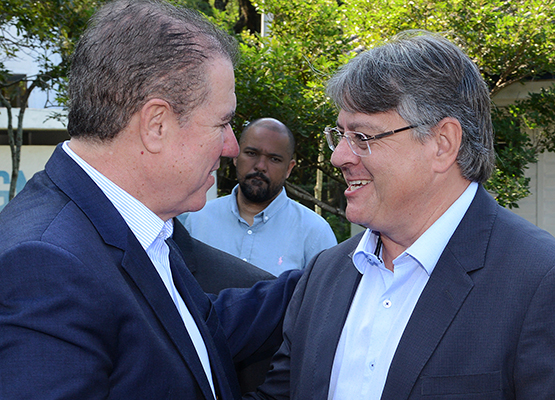 Jonas cumprimenta prefeito de Matão