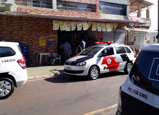 ... vistoriaram estabelecimentos comerciais...