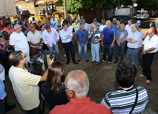 Pedro Leone fala sobre a obra