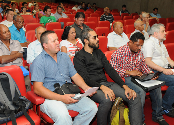 Público se dividiu entre conselheiros do OP e cidadãos de diversas áreas