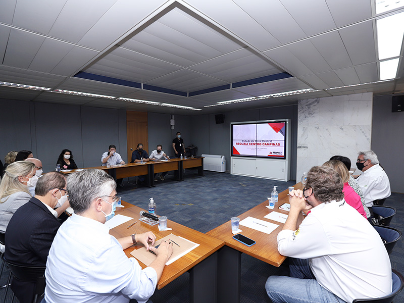 Plano foi apresentado para prefeito e secretários na Sala Azul