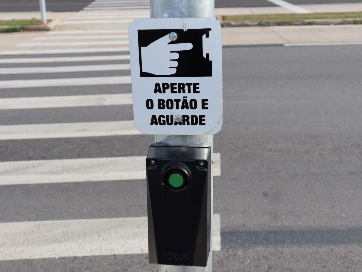 Sistema proporciona a travessia  na faixa de pedestre com segurança