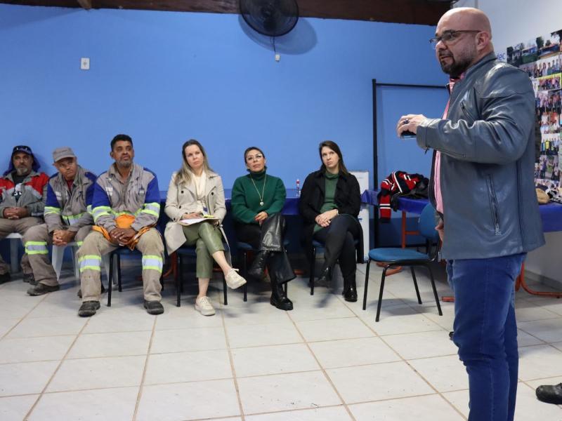 Representantes do Centro de Progressão Penitenciária transmitiram orientações para a boa convivência entre os reeducandos e os colaboradores da Emdec