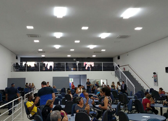 Cerca de 150 pessoas estavam no local