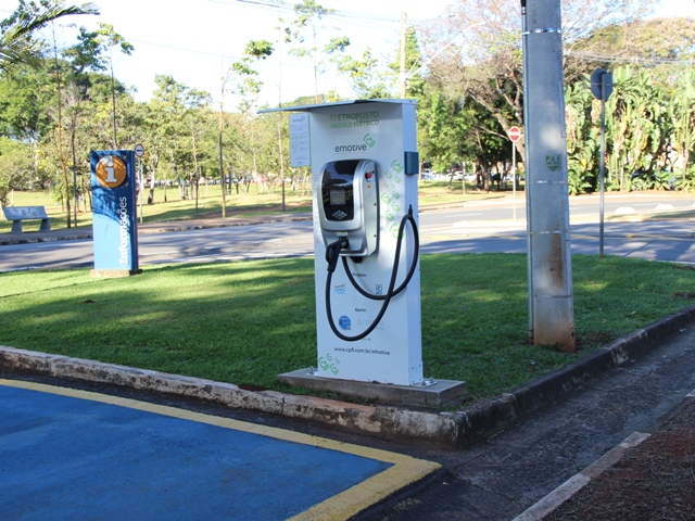 Eletroposto no Graal 56, km 56 da Rodovia dos Bandeirantes
